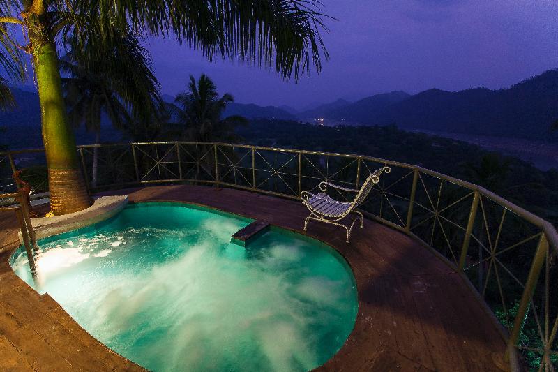 Albatross Boutique Villa แคนดี้ ภายนอก รูปภาพ