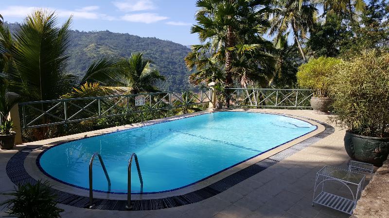Albatross Boutique Villa แคนดี้ ภายนอก รูปภาพ