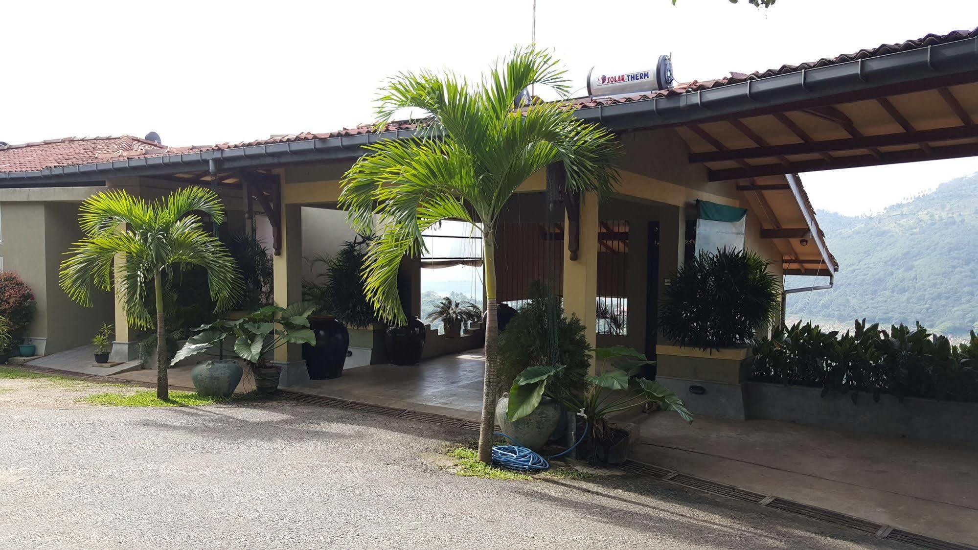 Albatross Boutique Villa แคนดี้ ภายนอก รูปภาพ