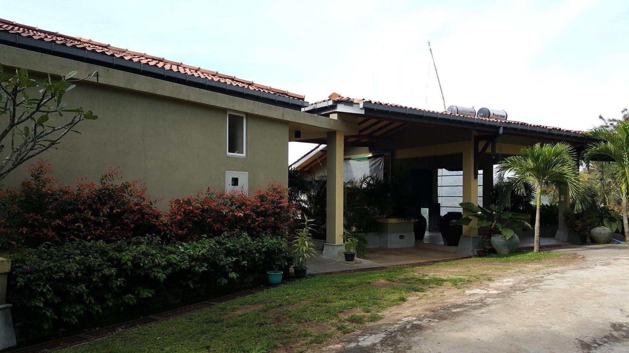 Albatross Boutique Villa แคนดี้ ภายนอก รูปภาพ