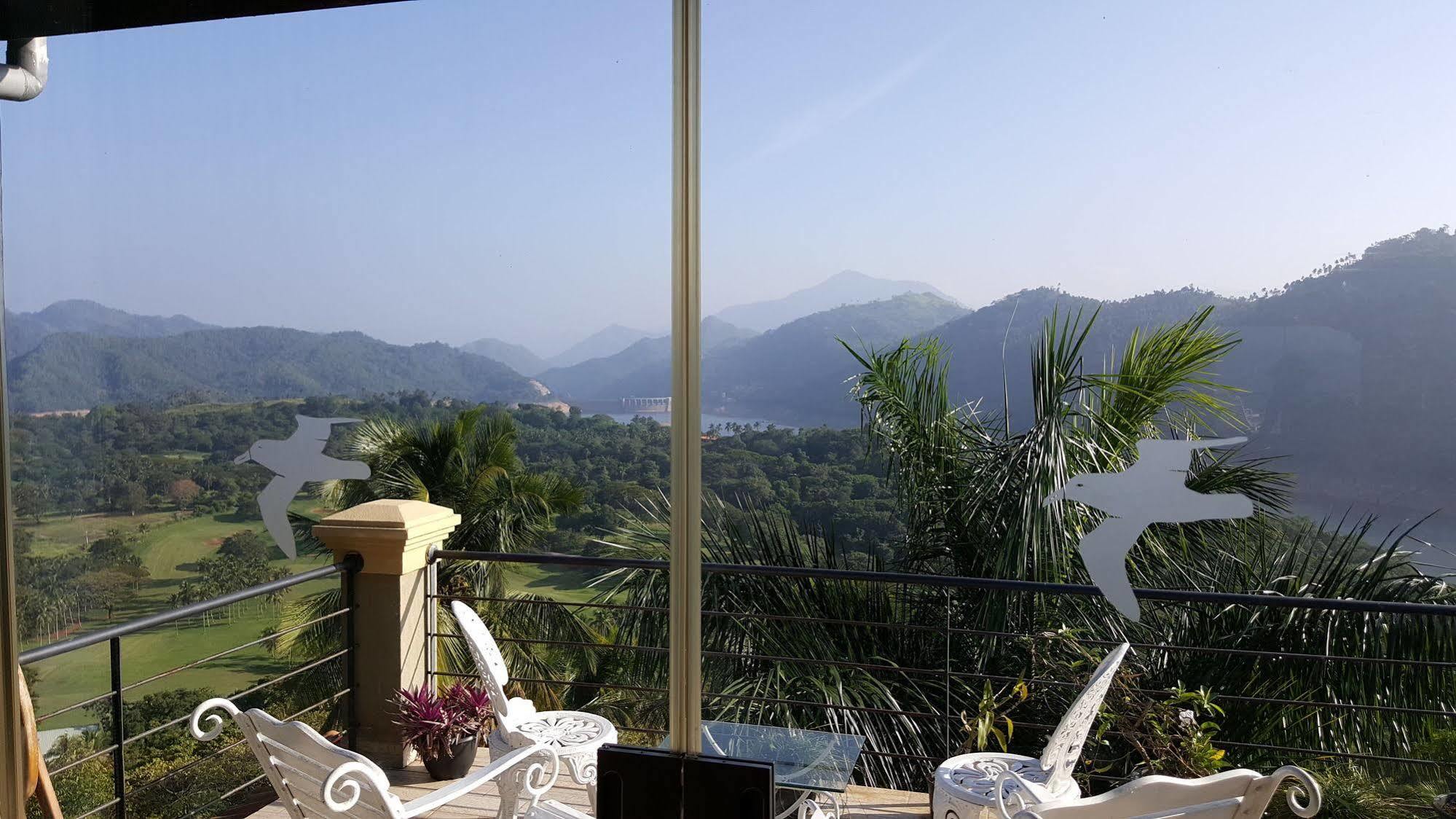 Albatross Boutique Villa แคนดี้ ภายนอก รูปภาพ