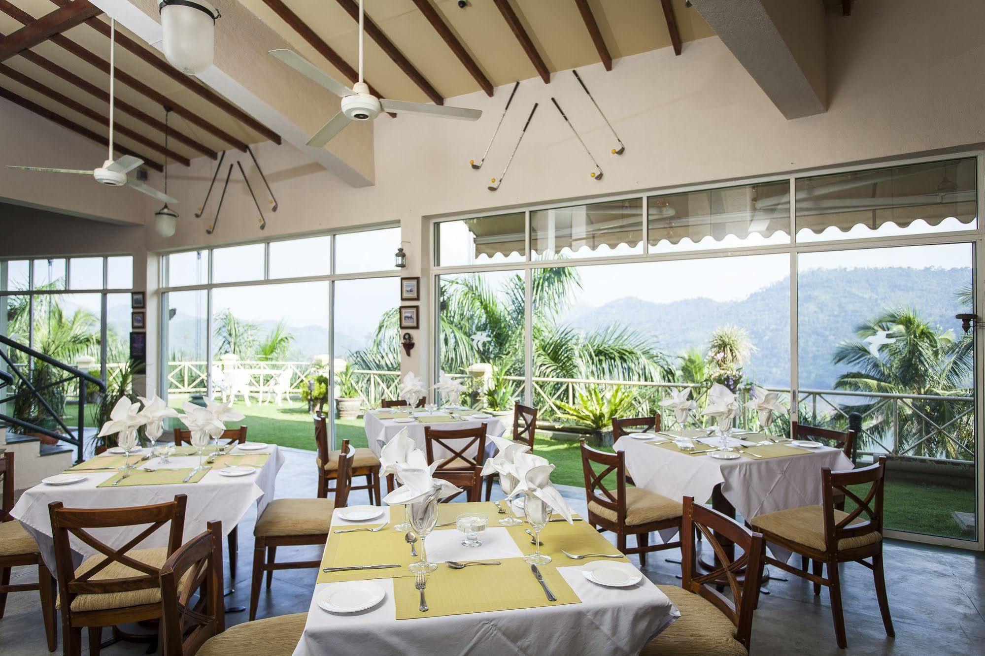 Albatross Boutique Villa แคนดี้ ภายนอก รูปภาพ