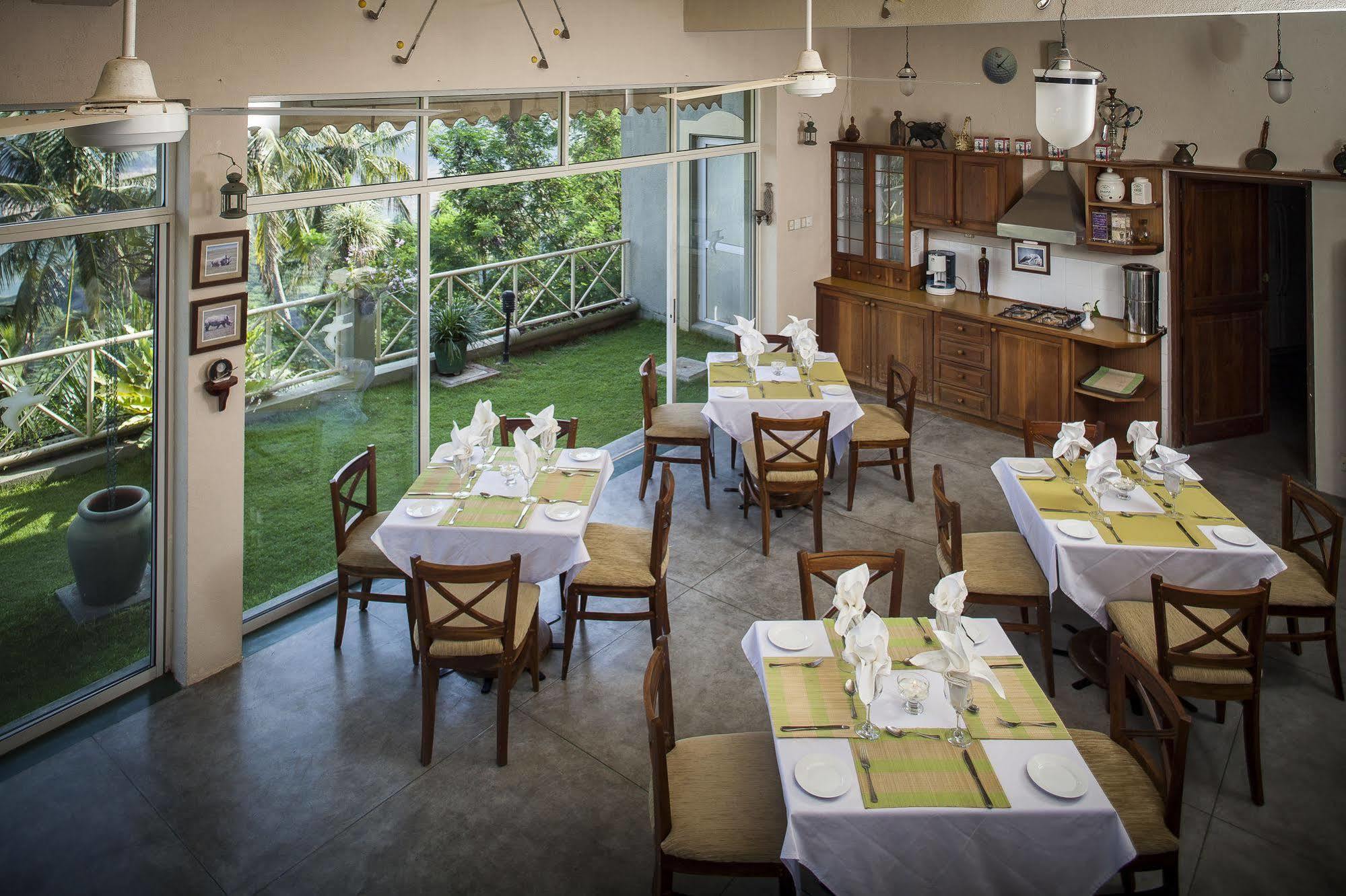 Albatross Boutique Villa แคนดี้ ภายนอก รูปภาพ